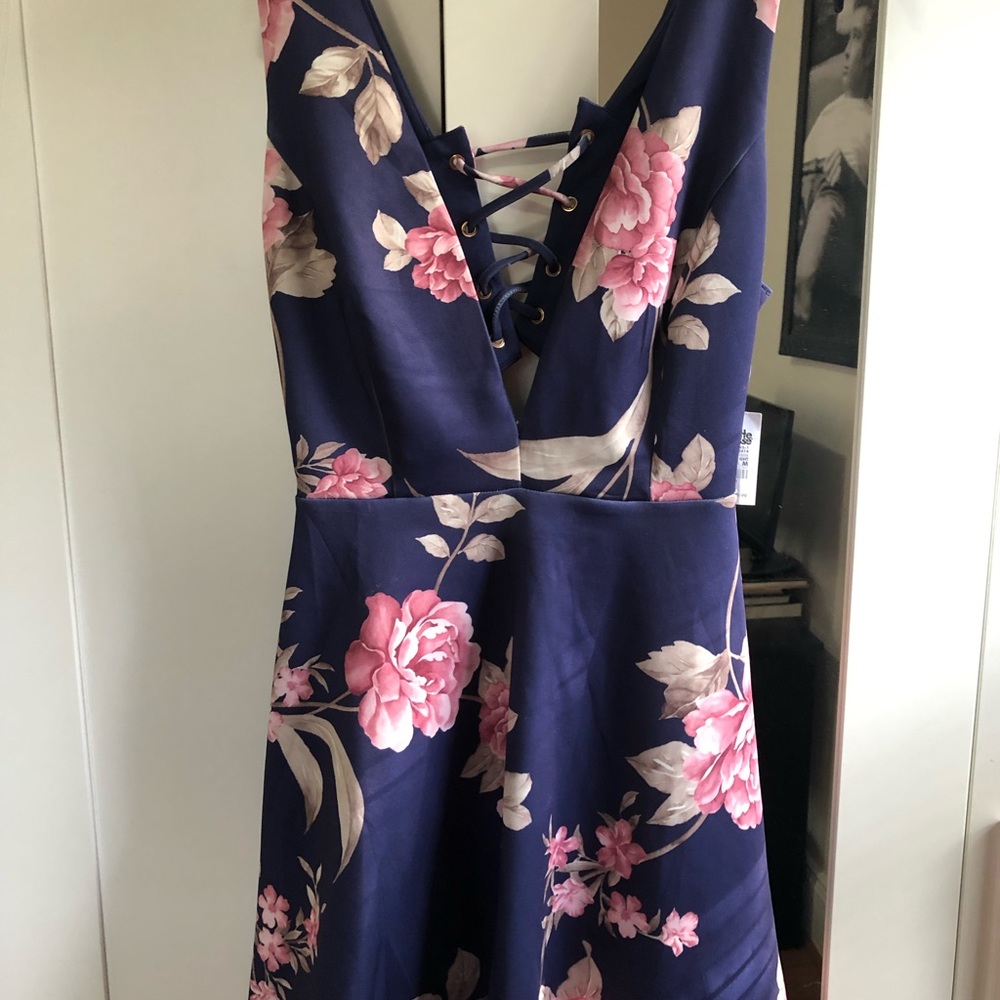 Floral deep V low back toe up mini dress